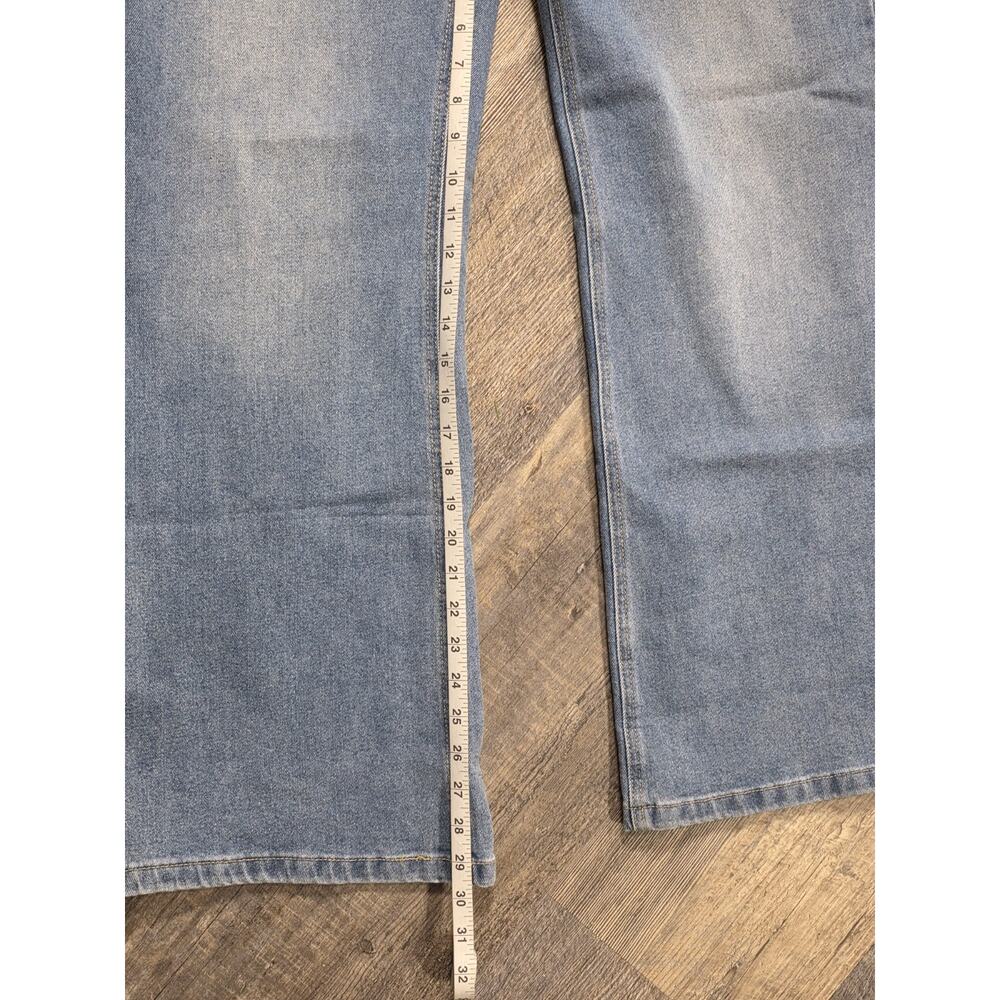 EM Wide Leg Jeans 2XL Light Wash High Rise Stretch Denim Flare MSRP $58 - Picture 3 of 7